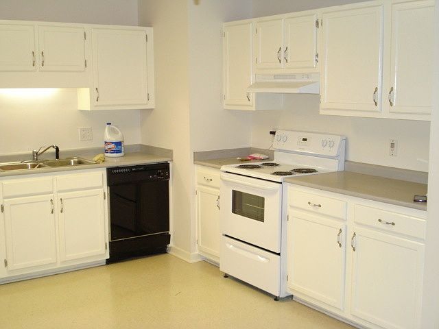 2nd image of 213 Seminole Trl