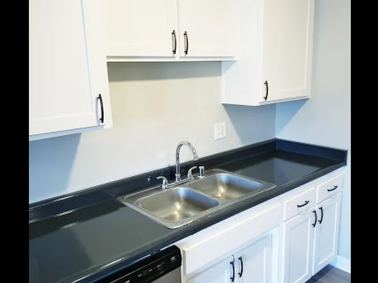 The Huntington Apartments — Photo 11