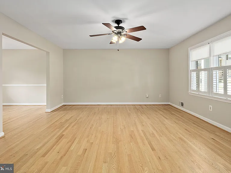 2542 N Wakefield St — Photo 9