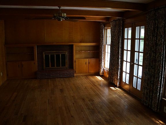 3rd image of 5241 Reinhardt Dr