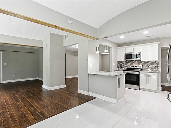 5th image of 220 Homewood Dr
