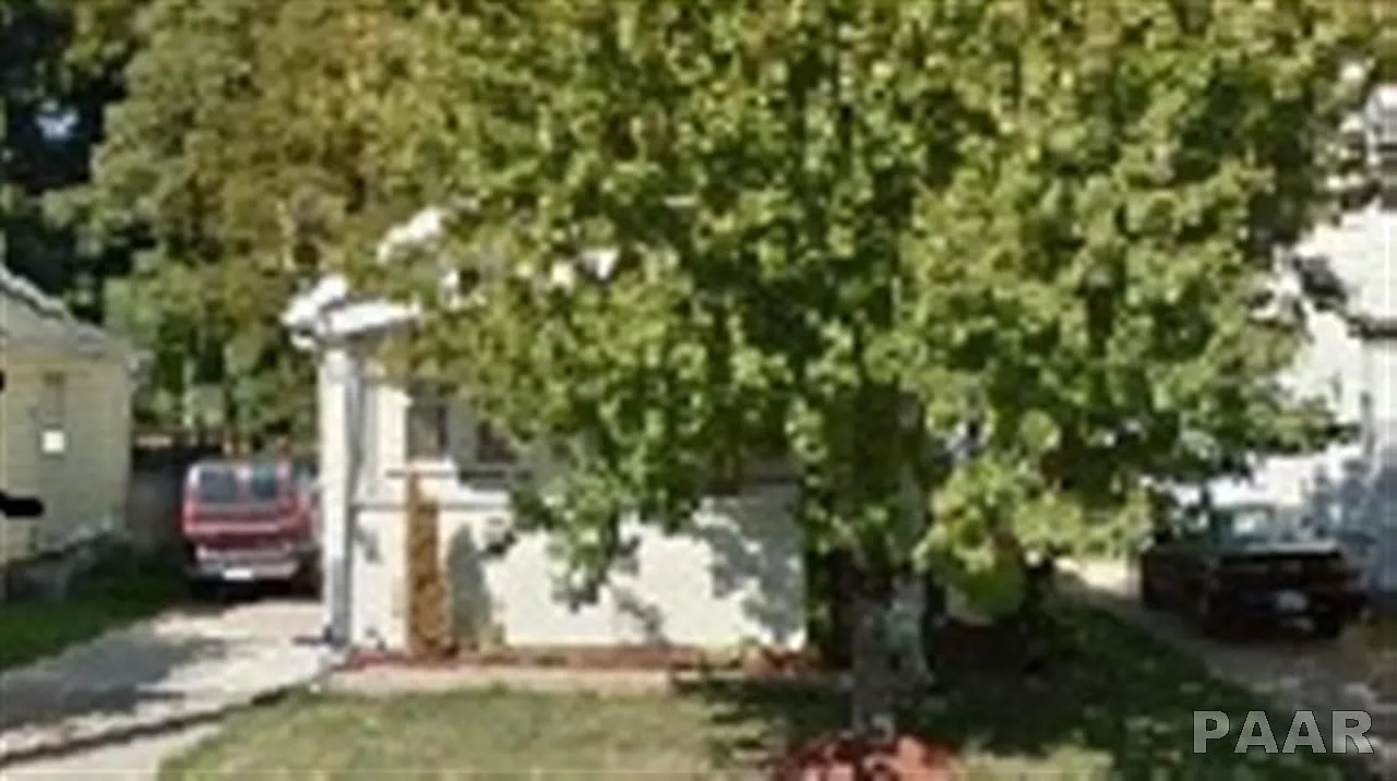 3011 N Wisconsin Ave photo 1