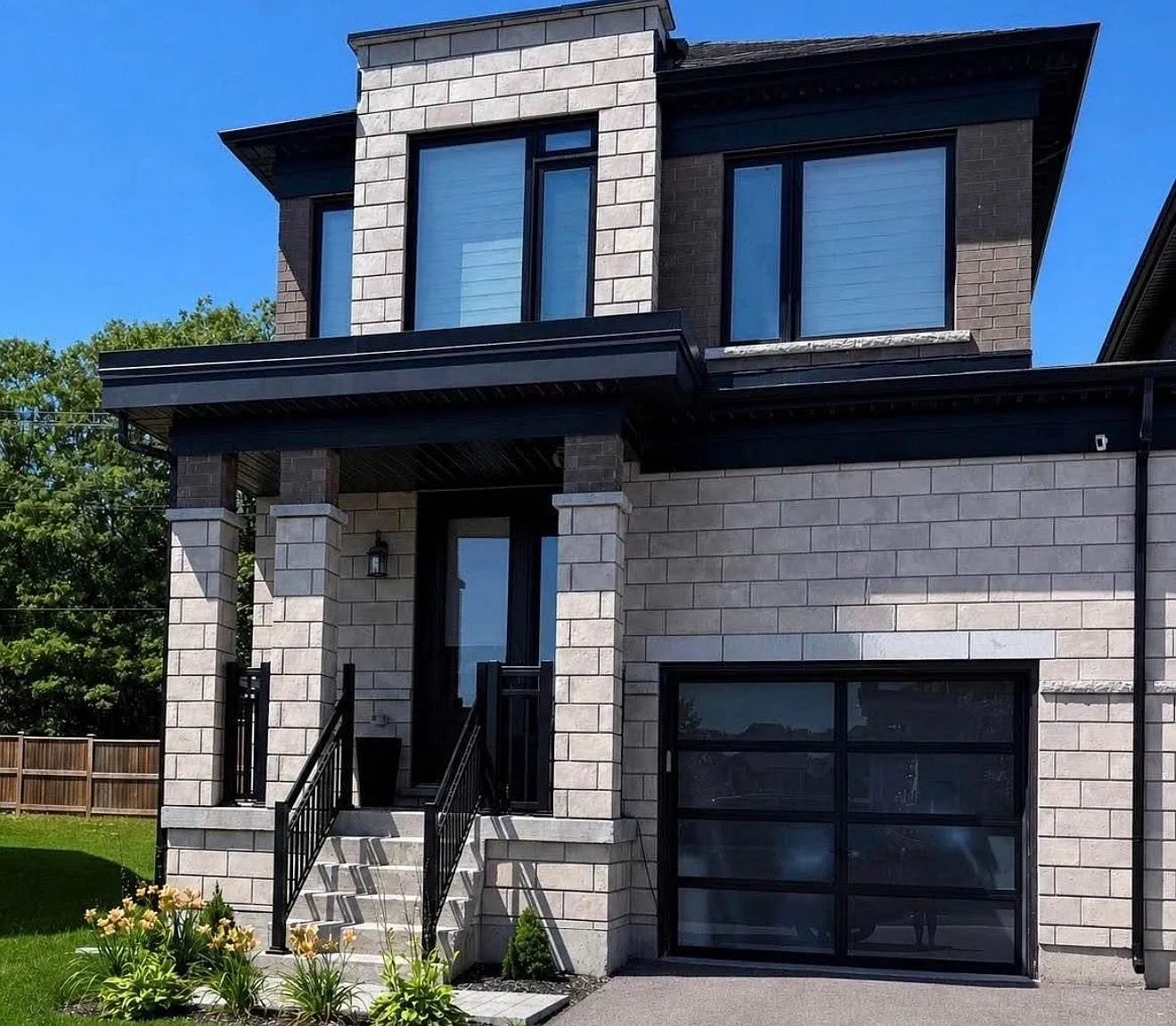 4 bed, $2,700 — Photo 1