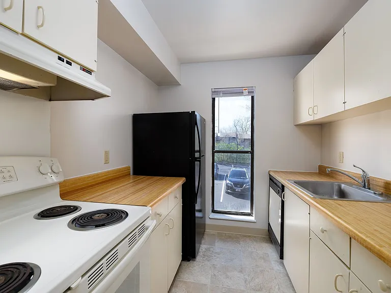 Village Park Apartments — Photo 24