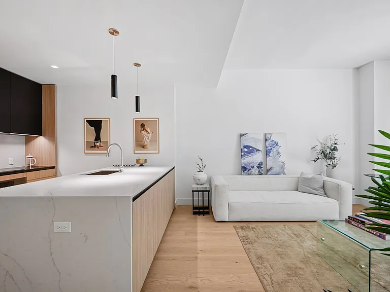 312 W 43rd St #2B — Photo 7