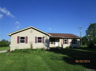 11022 Garrett Dr, Fowlerville, MI 48836