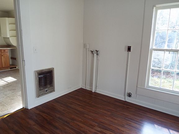 3rd image of 410 W 2nd St
