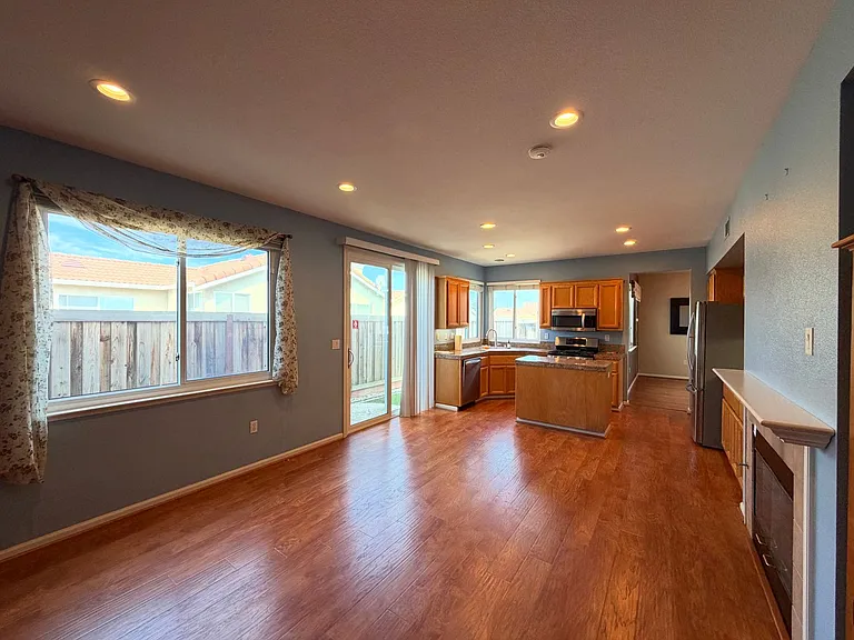 720 Legends Pl — Photo 13