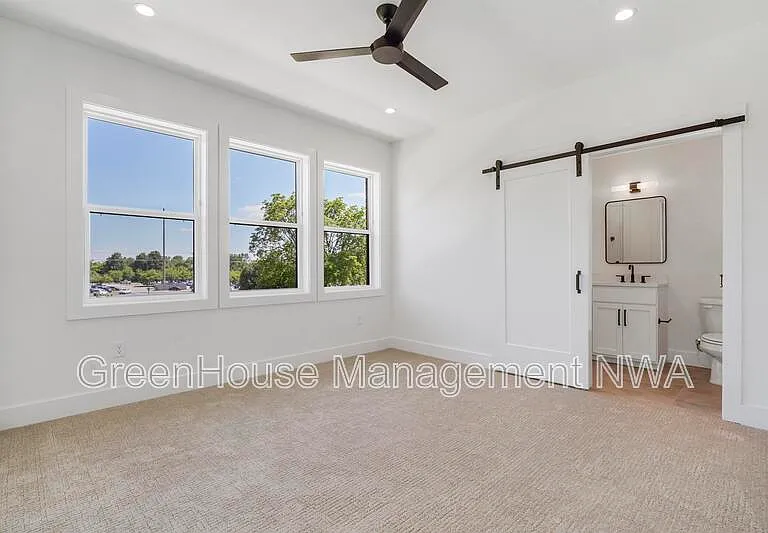 627 SW C St — Photo 15