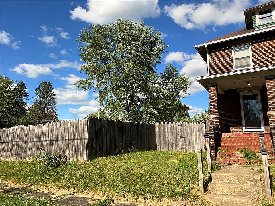 2nd image of 907 Baldwin Ave