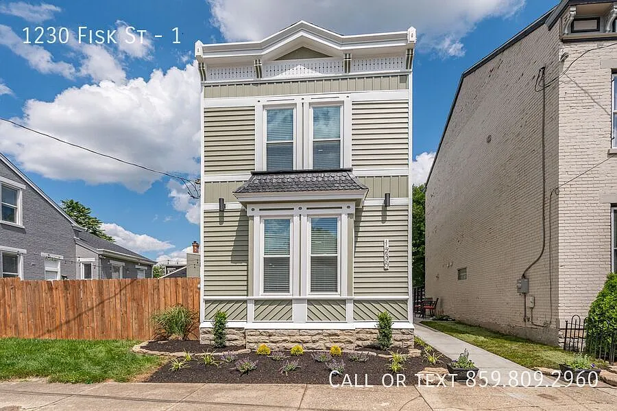 1230 Fisk St #1 photo 1