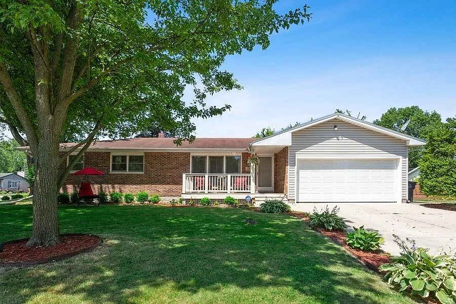 239 Belmont Ct photo 1
