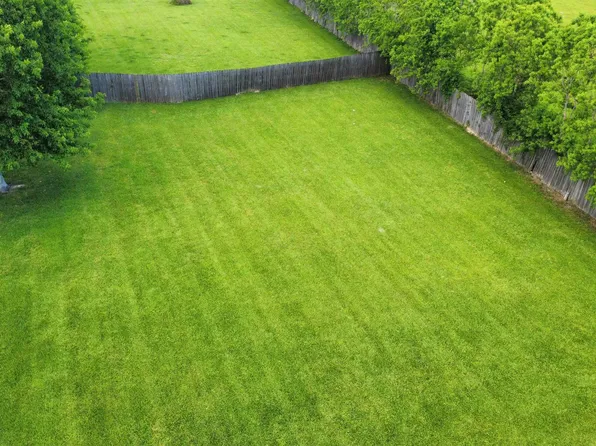 18096 Ira Babin Dr, Prairieville, LA 70769