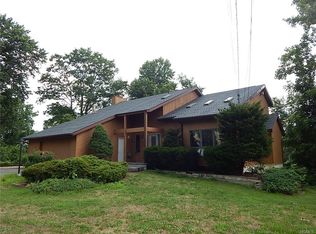 8 Barclay Rd, New Windsor, NY 12553