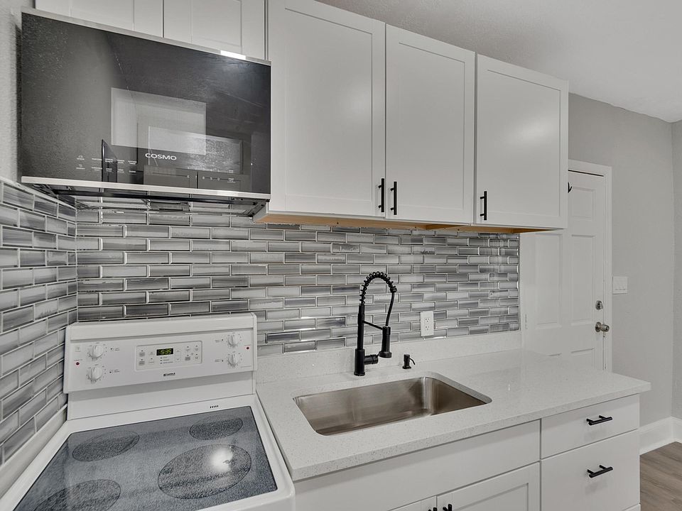 1st image of 14 21st St N #17592606
