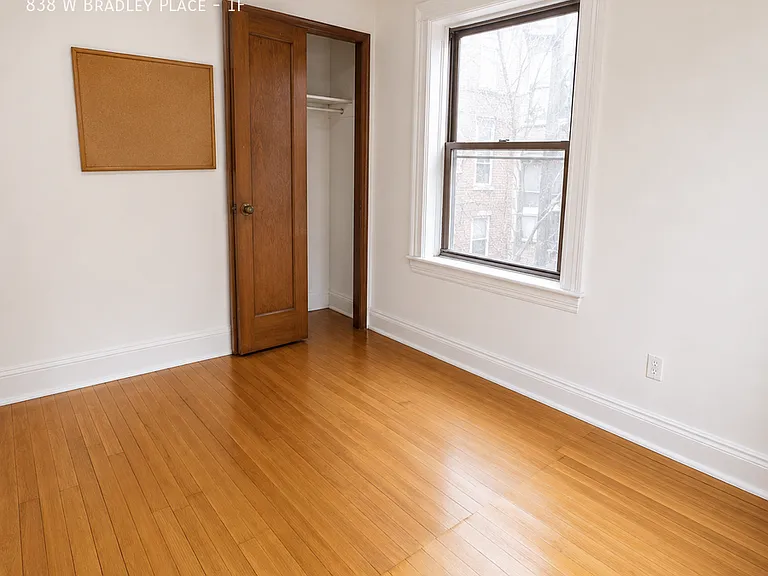 838 W Bradley Pl #1F — Photo 2
