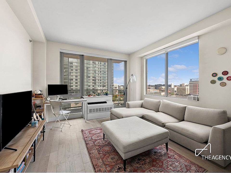 1st image of 4415 Purves St #15C