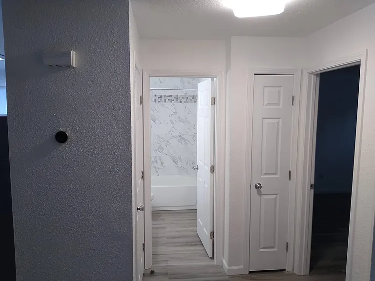 714 N Hoyt St #4 — Photo 3
