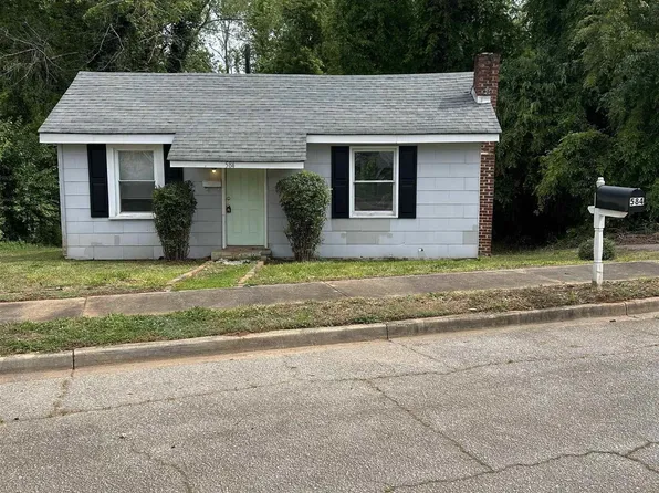 584 Wildwood Dr, Spartanburg, SC 29306