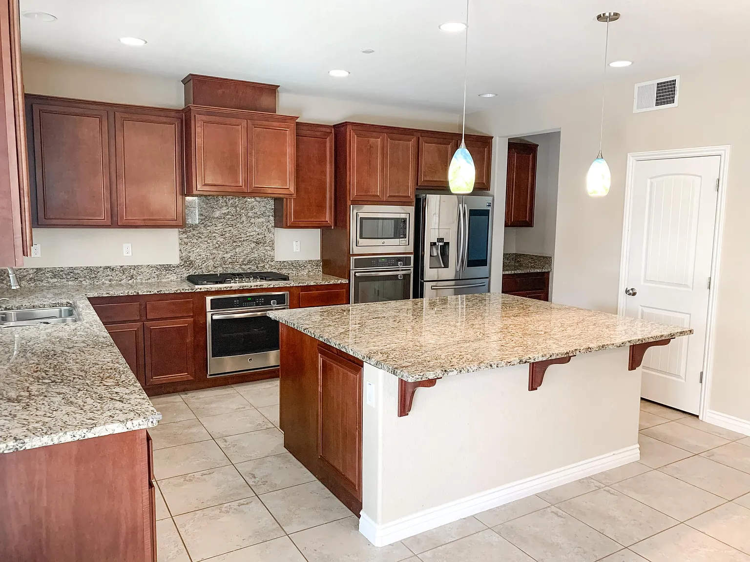 4048 Ice House Way — Photo 2