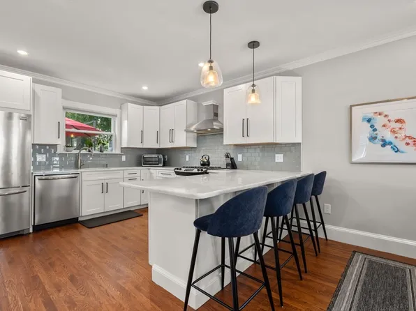 40 Westmount Ave, West Roxbury, MA 02132