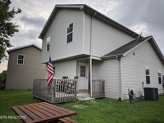 2nd image of 1930 Palma Way