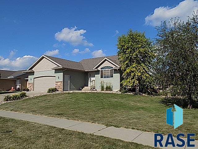 1st image of 612 S Raven Ave