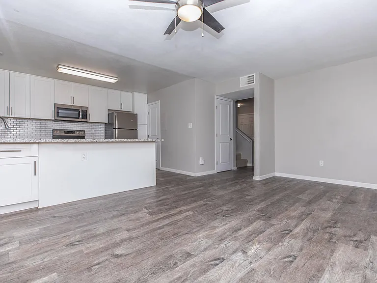 54 Quay Ct — Photo 108