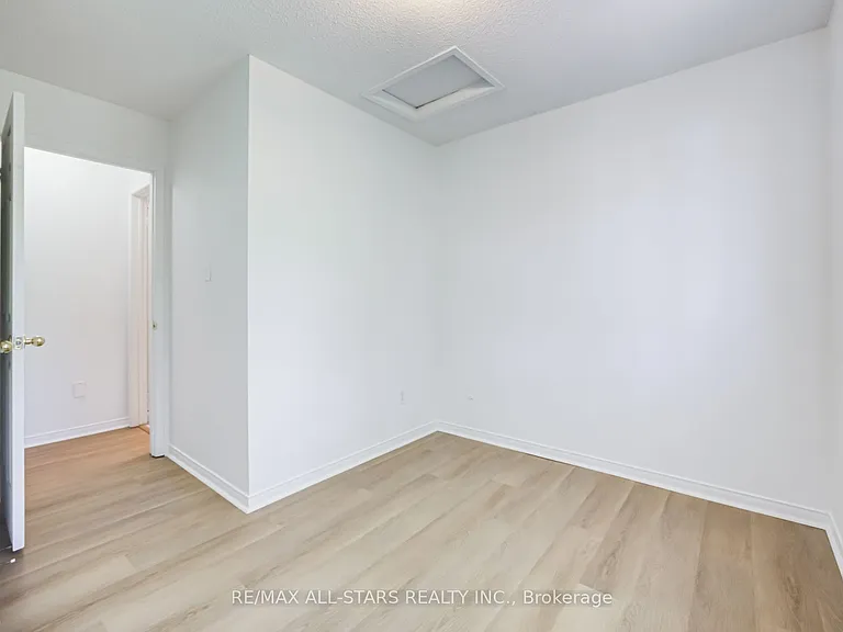51 Playfair Rd — Photo 24