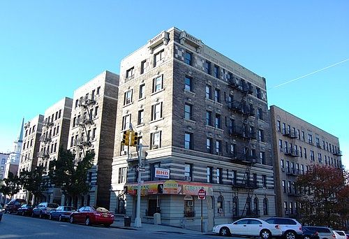 1st image of 220 Wadsworth Ave APT 3