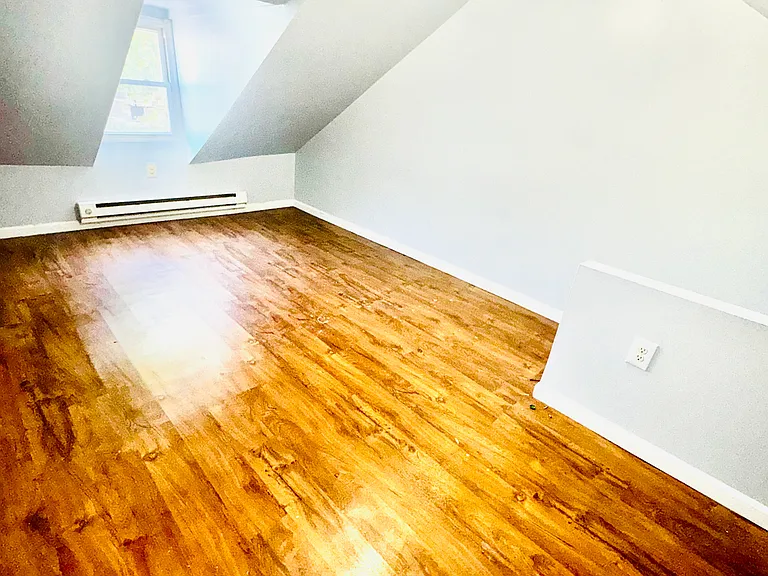 1034 Spruce St — Photo 4