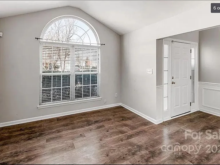 4613 Maple Crest Pl — Photo 9