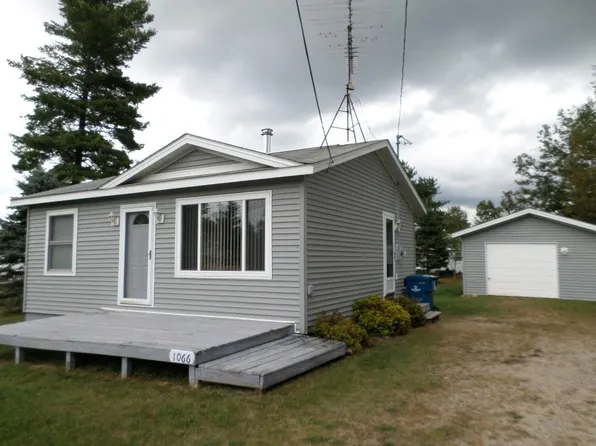 1066 Tanglewood Dr, Saint Helen, MI 48656