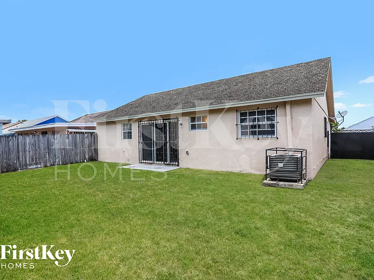 3410 NW 203rd St — Photo 15
