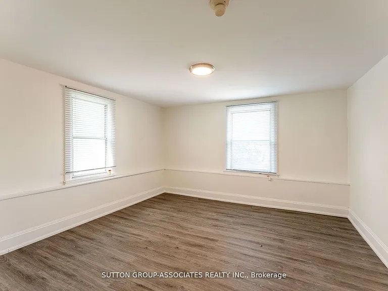 1610 Dundas St W #2 — Photo 14