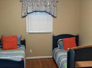 1493 Chateau Dr, Dunwoody, GA 30338