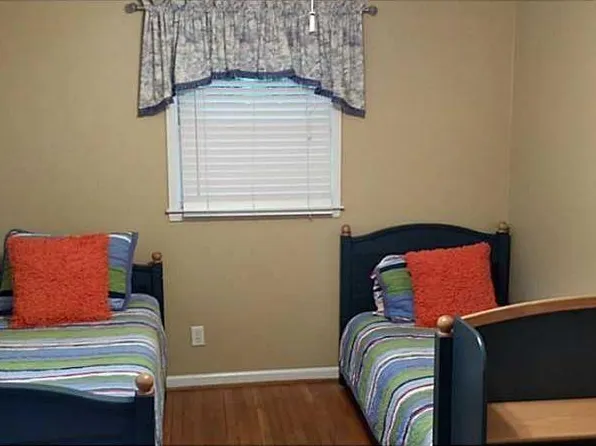 1493 Chateau Dr, Dunwoody, GA 30338