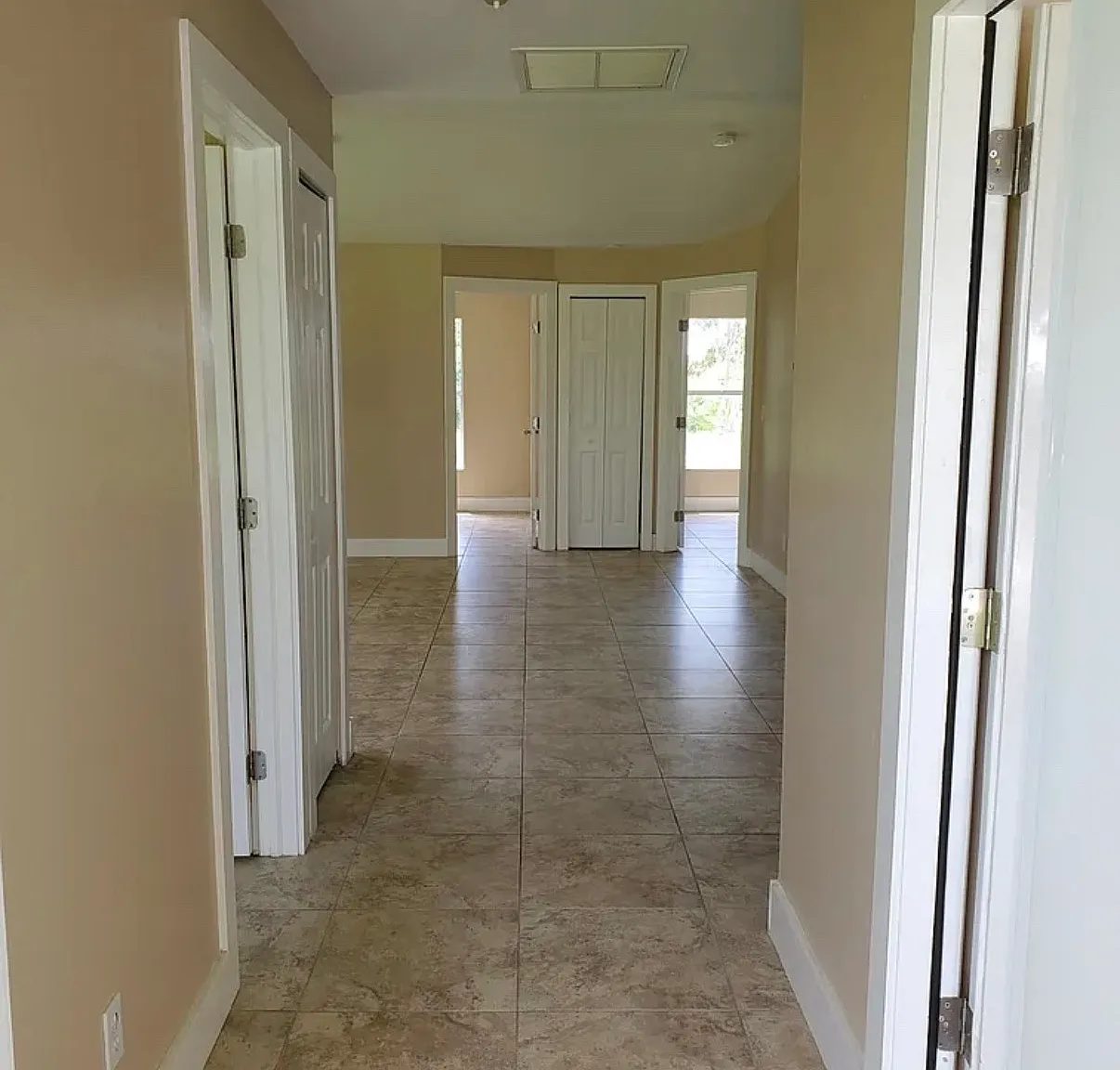 Eisenhower Blvd, Lehigh Acres — Photo 2