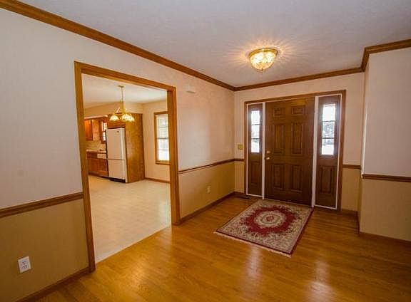 2nd image of 1371 Deerfield Ct