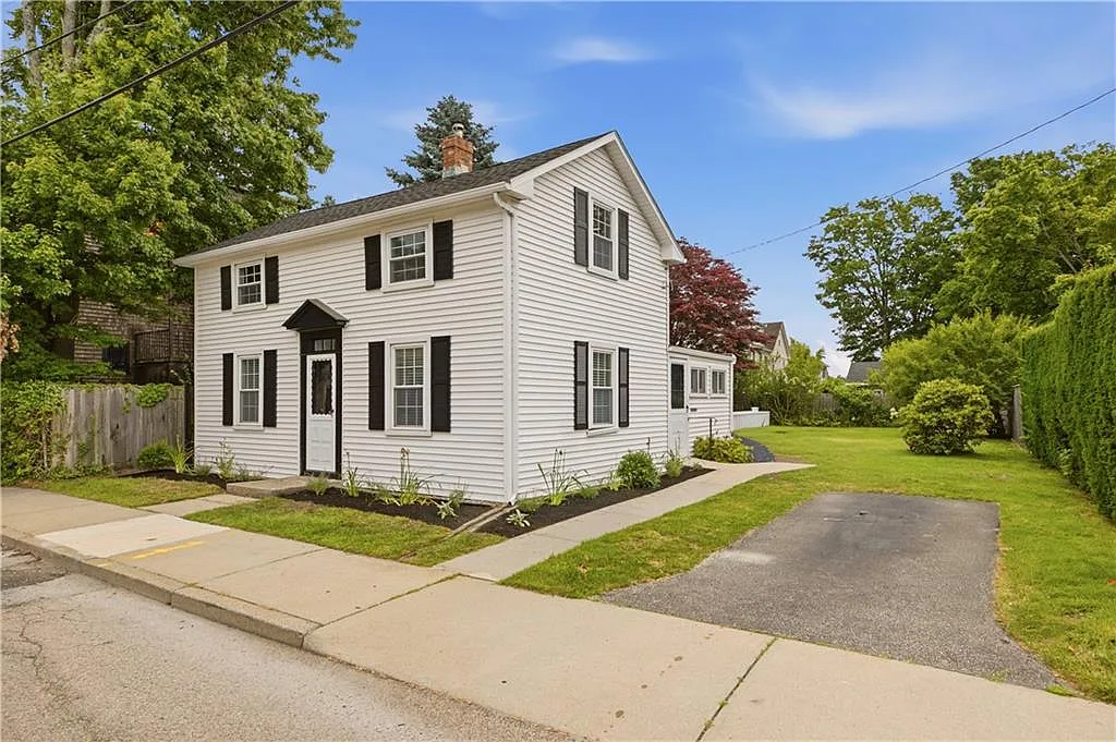 3 bed, 1193 sqft, $3,400 — Photo 1