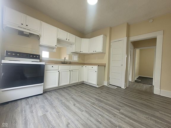 2nd image of 500 E College St