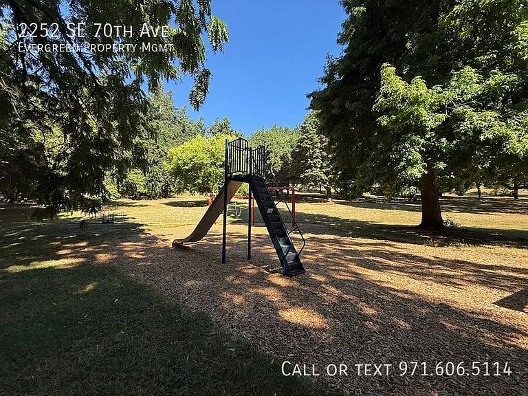 2252 SE 70th Ave — Photo 53