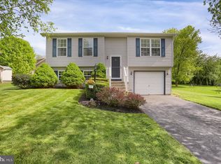 108 Gwenedd Ct, Pleasant Gap, PA 16823