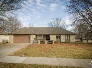 2300 SW Alameda Dr, Topeka, KS 66614