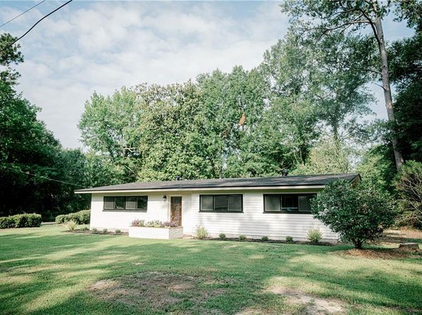305 Peachtree Dr, Bogalusa, LA 70427