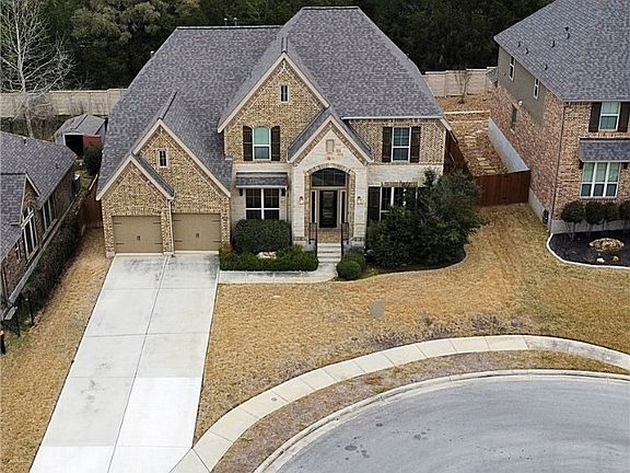 3rd image of 540 Oak Brook Dr