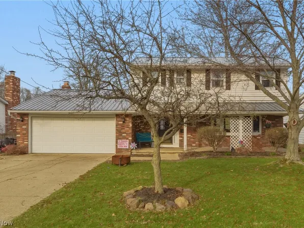 372 Briar Lake Dr, Elyria, OH 44035