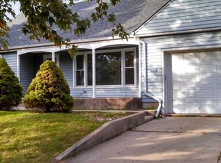 1S481 Wainwright Rd, Oakbrook Terrace, IL 60181