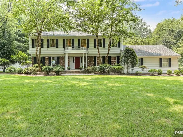 7 Arthur Court, Demarest, NJ 07627