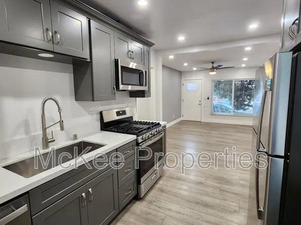 1660 Cable St, San Diego, CA 92107